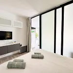 Oasis Ii - Your Private Retreat With Jacuzzi 플라야 델 잉글스