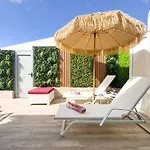 펜션 Oasis Ii - Your Private Retreat With Jacuzzi 플라야 델 잉글스