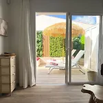 Oasis Ii - Your Private Retreat With Jacuzzi *