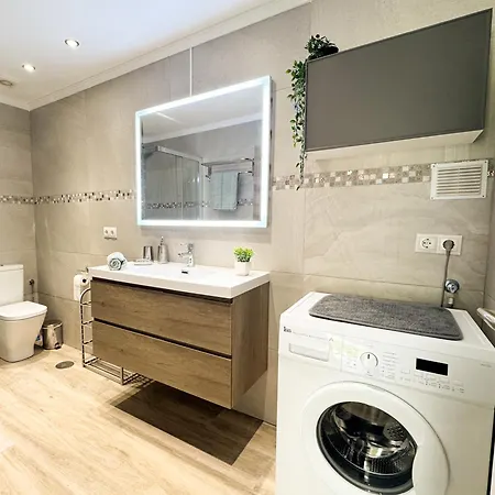 Oasis Ll - Your Private Retreat With Jacuzzi Playa del Ingles (Gran Canaria)