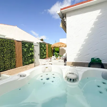 Oasis Ll - Your Private Retreat With Jacuzzi