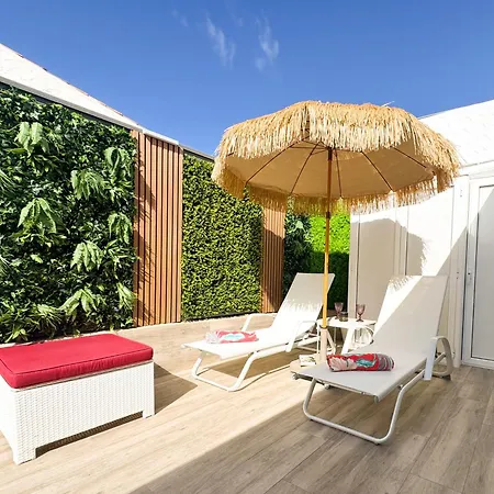 Oasis Beach Home II - Your Retreat With Private Jacuzzi Prázdninový dům