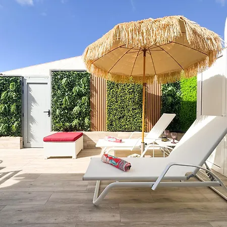 Prázdninový dům Oasis Beach Home II - Your Retreat With Private Jacuzzi Playa del Inglés