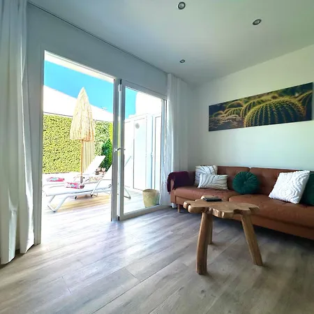Oasis Ll - Your Private Retreat With Jacuzzi