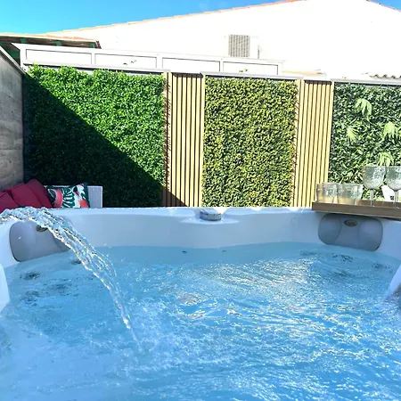 Oasis Ll - Your Private Retreat With Jacuzzi プラヤ・デル・イングレス