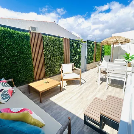 Casa vacanze Oasis Ll - Your Private Retreat With Jacuzzi Playa del Inglés