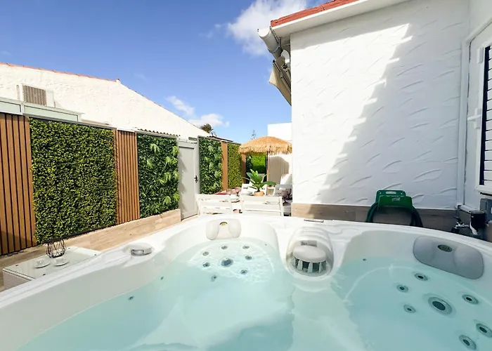 Oasis Ii - Your Private Retreat With Jacuzzi