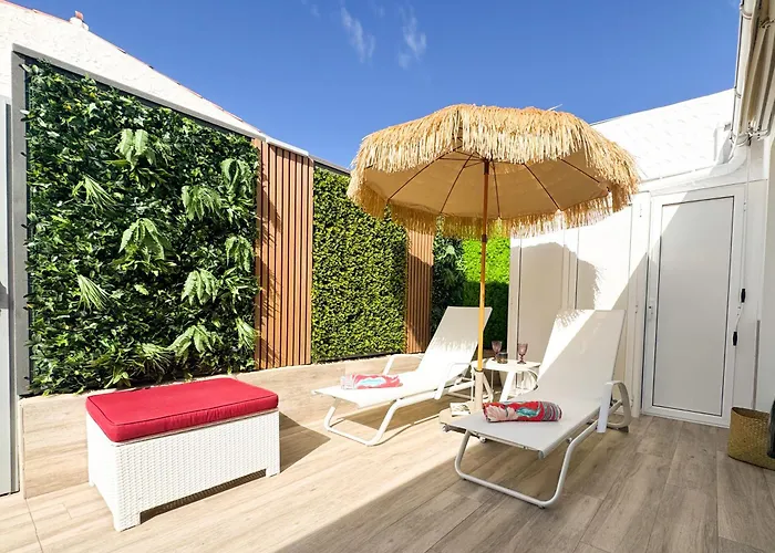 Oasis Ii - Your Private Retreat With Jacuzzi Будинок відпочинку