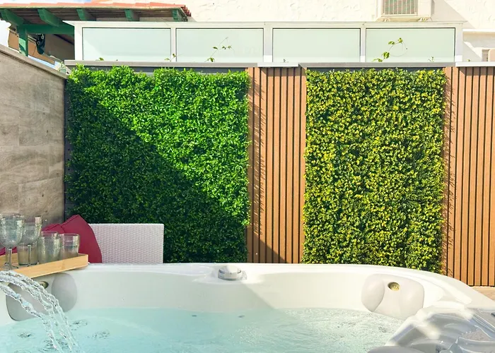 Дом отдыха Oasis Ii - Your Private Retreat With Jacuzzi Плайя-дель-Инглес