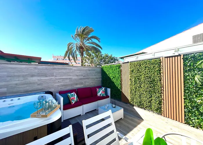 Oasis Ii - Your Private Retreat With Jacuzzi