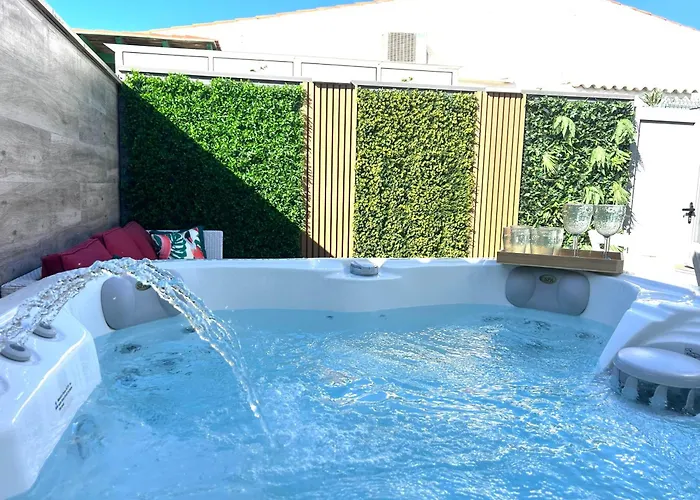 Oasis Ii - Your Private Retreat With Jacuzzi بلايا ديل إنغلز